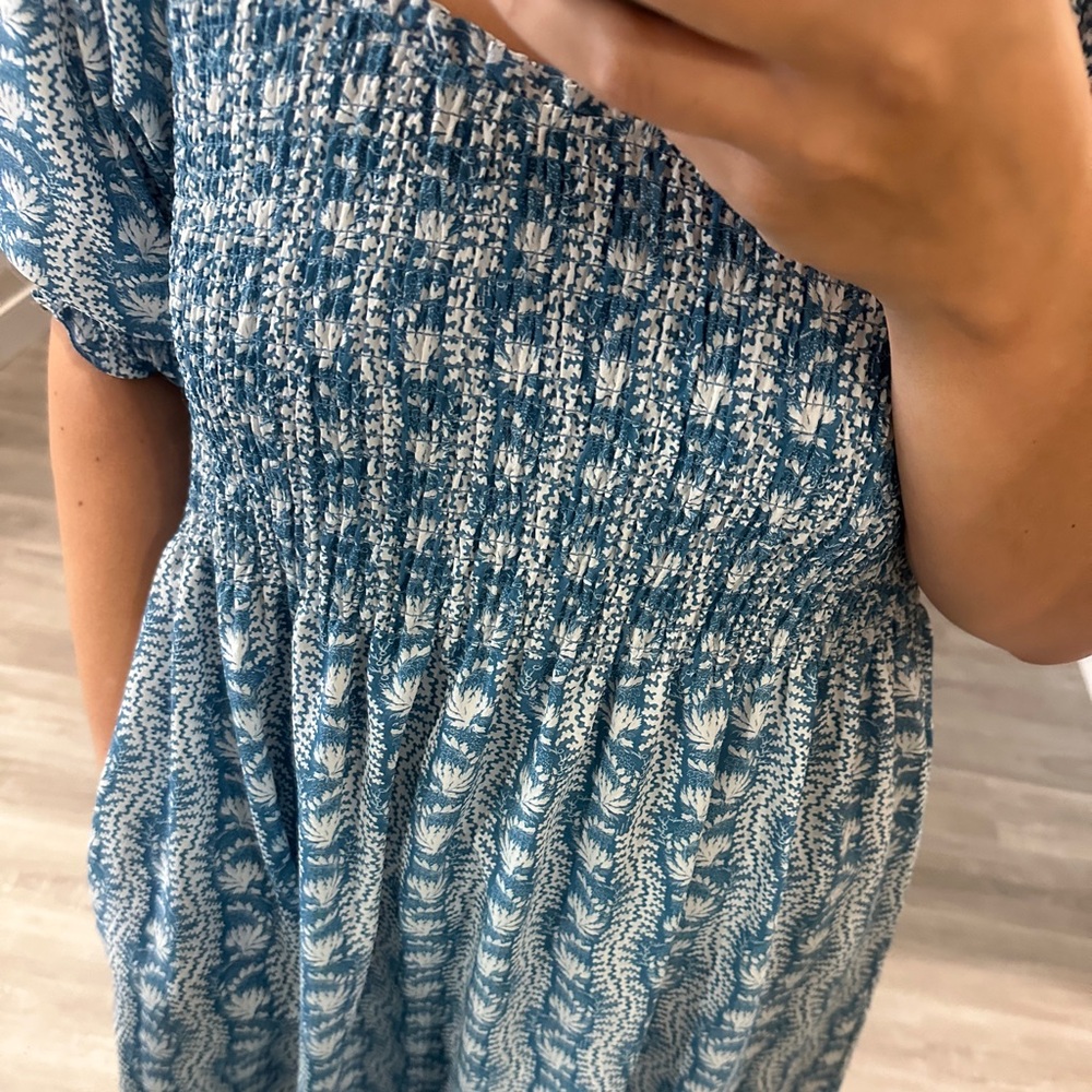 Hill House Women’s Midi Dress in Blue and White Floral Print - Picture 4 of 11